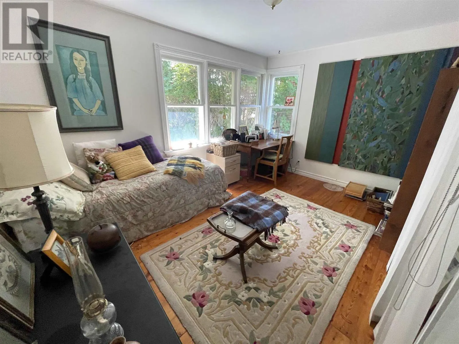 73 Hutchison AVE