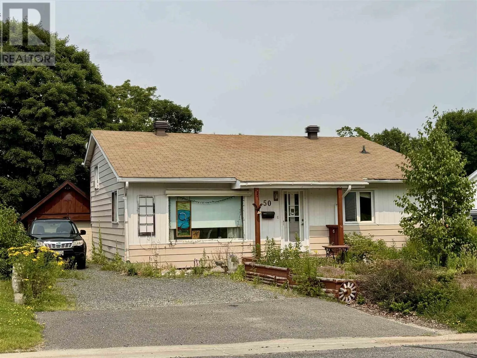 50 Hutchison AVE