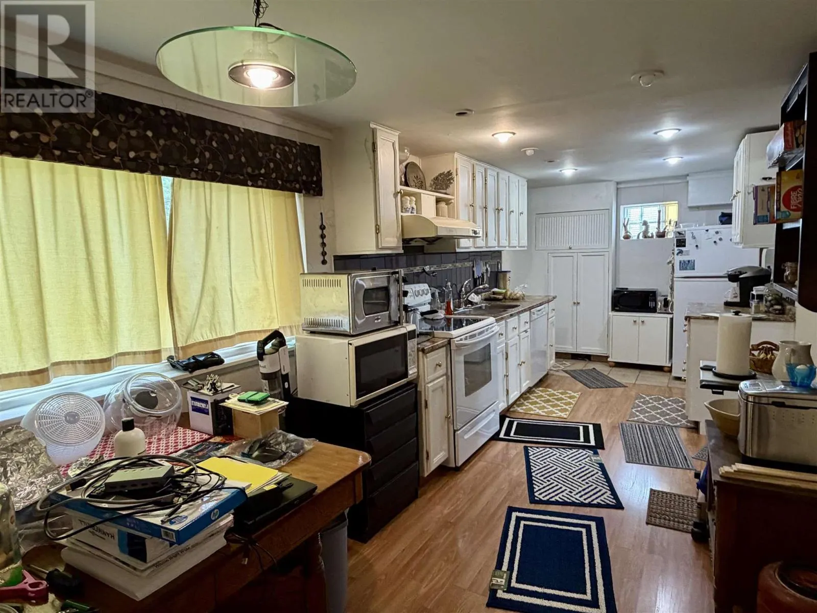50 Hutchison AVE