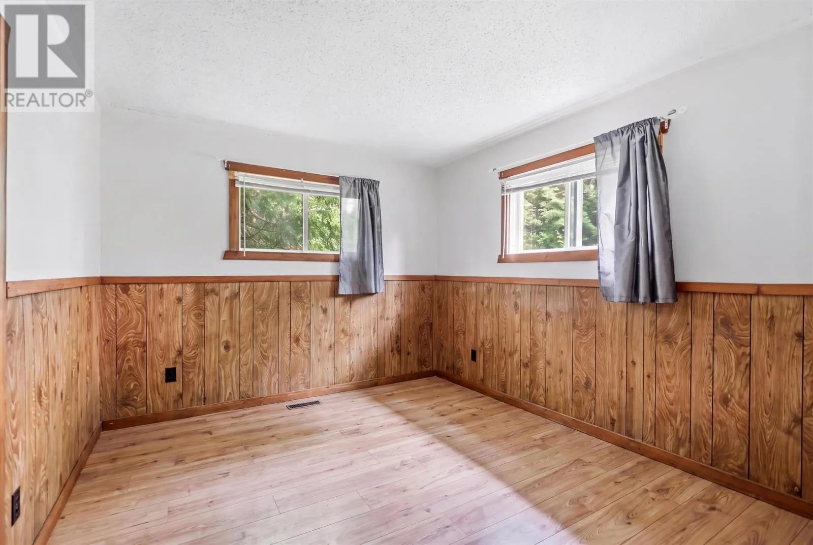 264 Whispering Pines DR