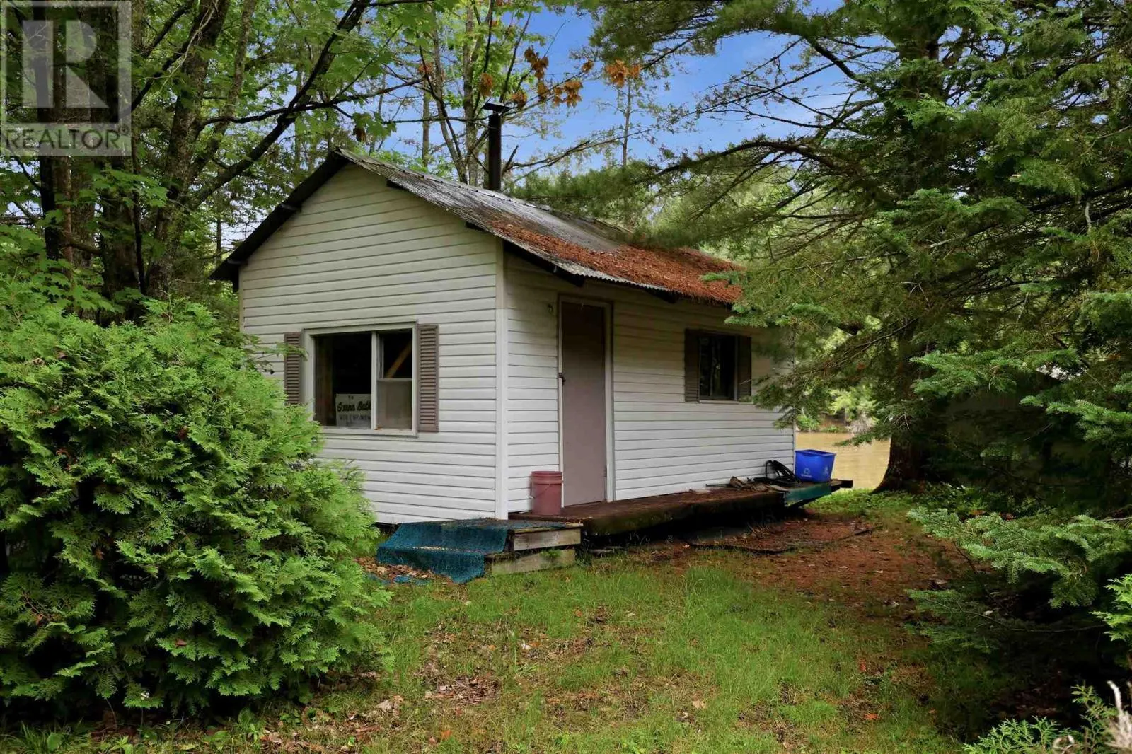 264 Whispering Pines DR