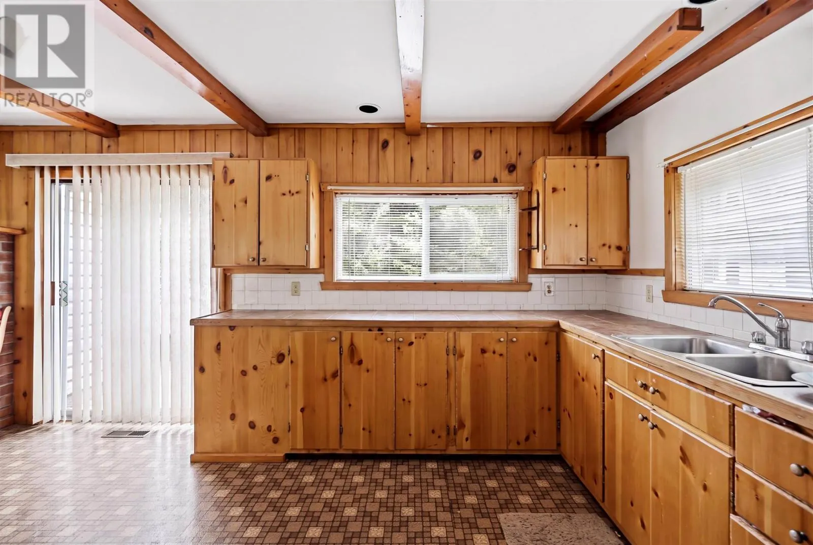 264 Whispering Pines DR