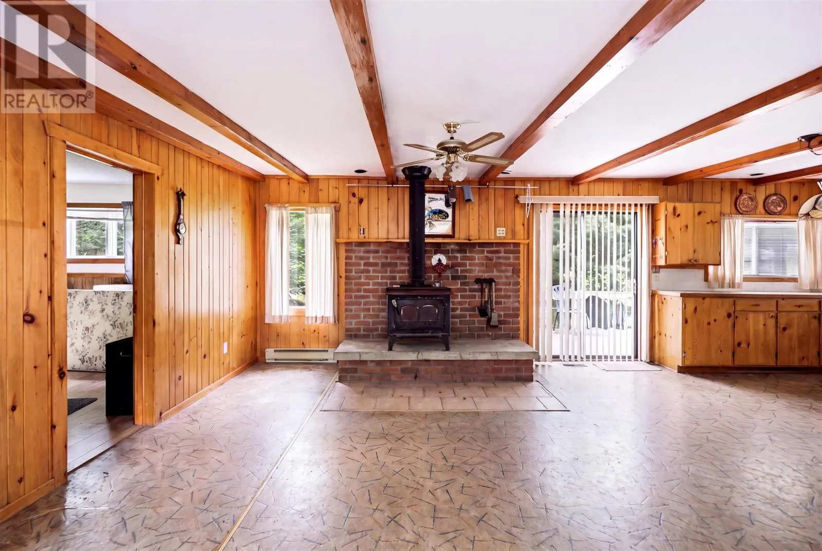 264 Whispering Pines DR