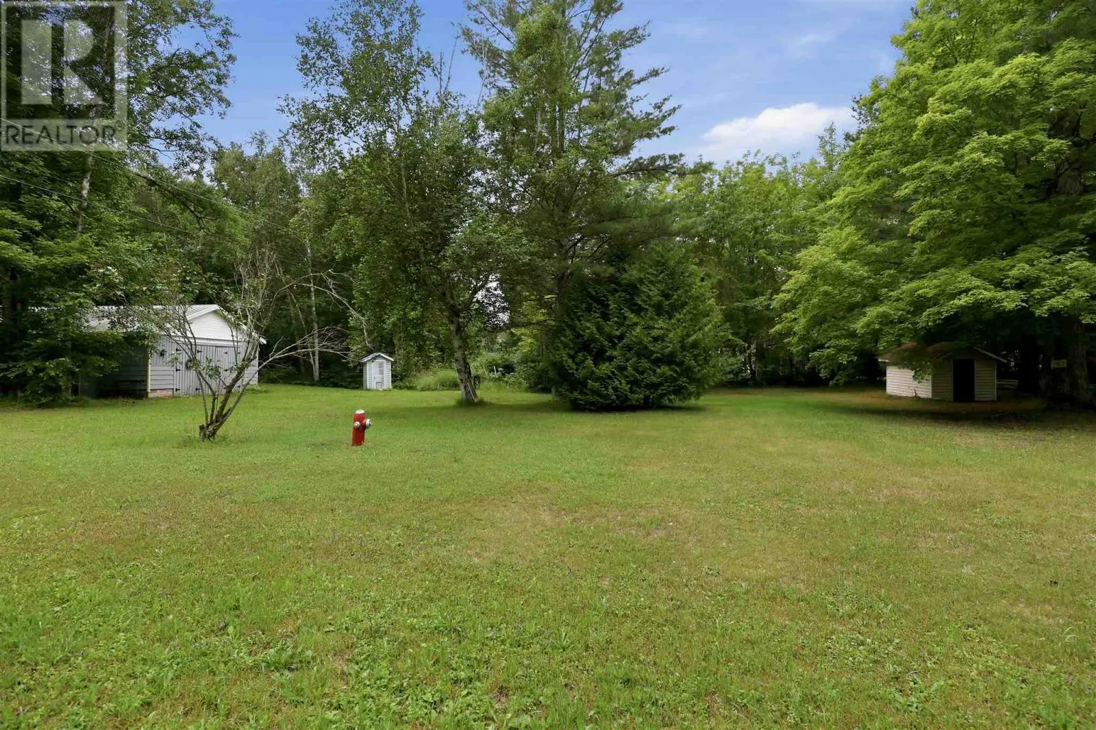 264 Whispering Pines DR