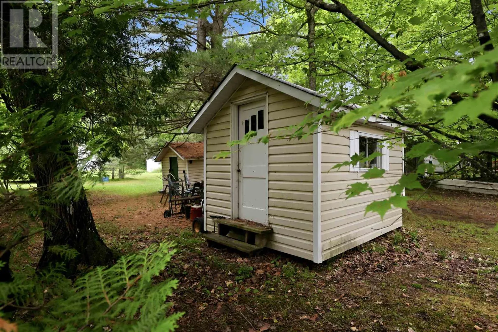 264 Whispering Pines DR
