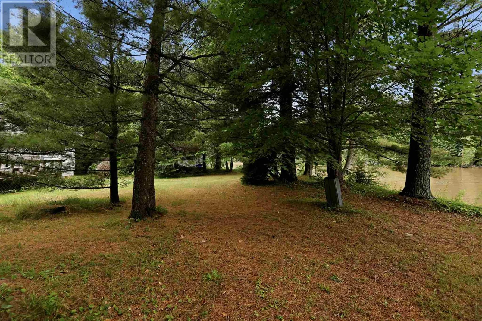264 Whispering Pines DR