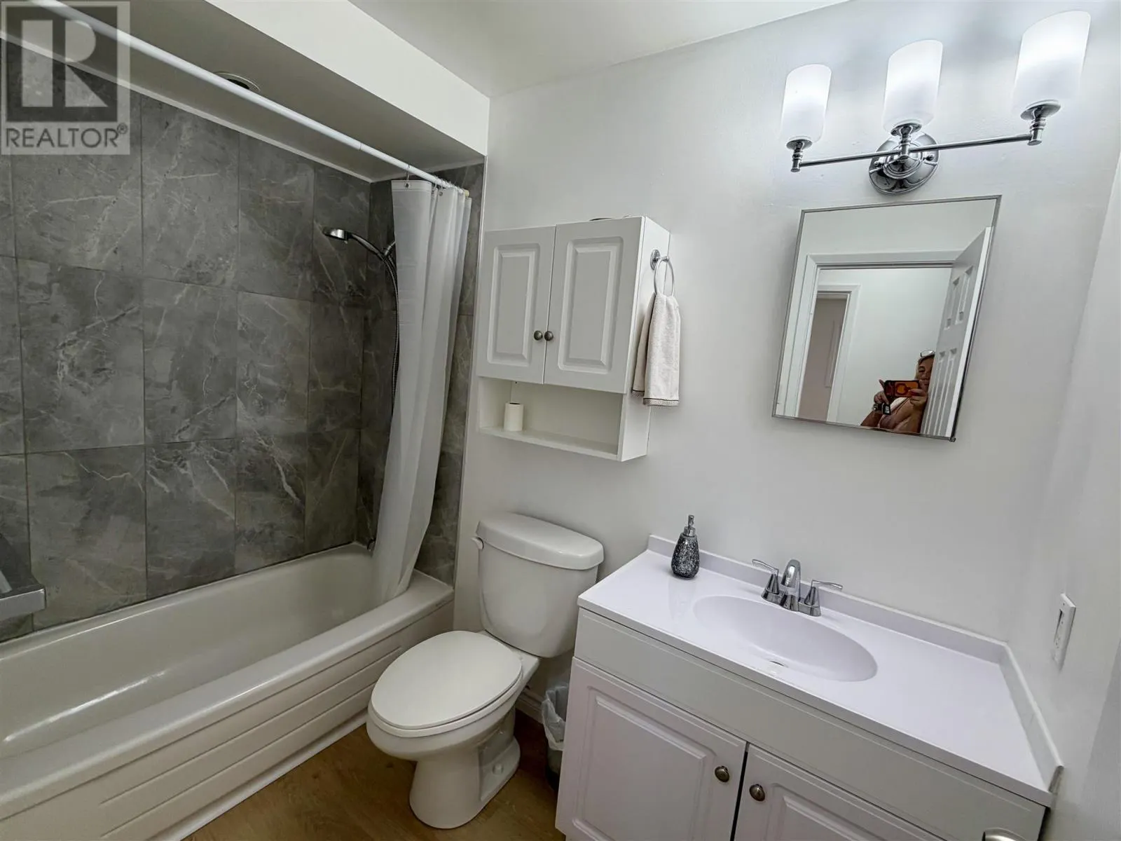 136 Frobel DR