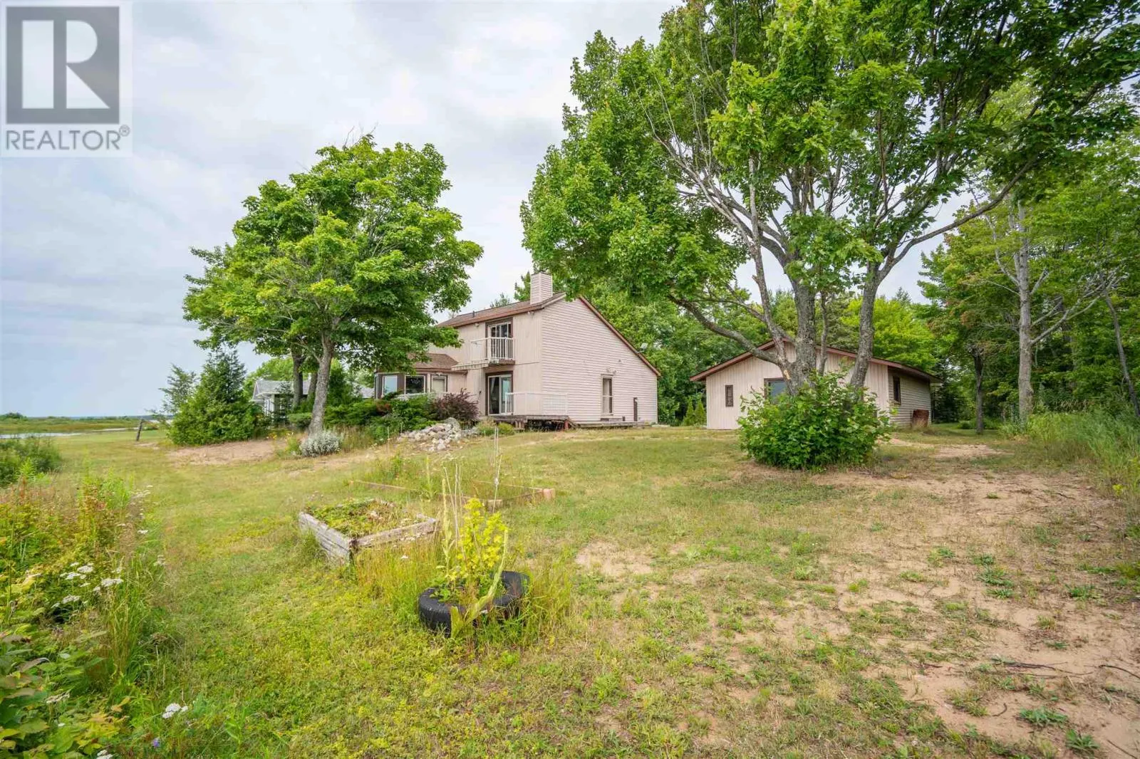 1966 Pineshores RD