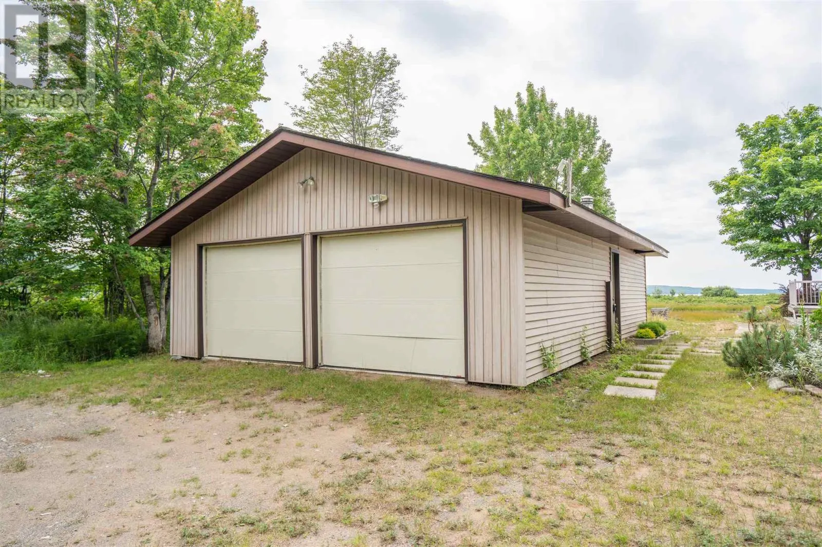 1966 Pineshores RD