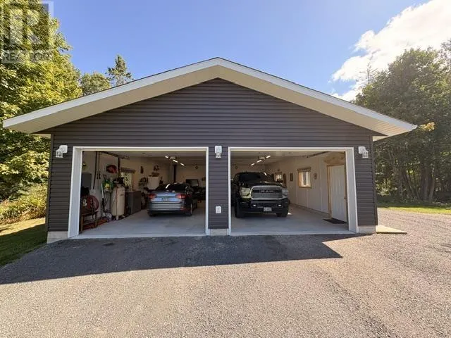 2032 20th Side RD