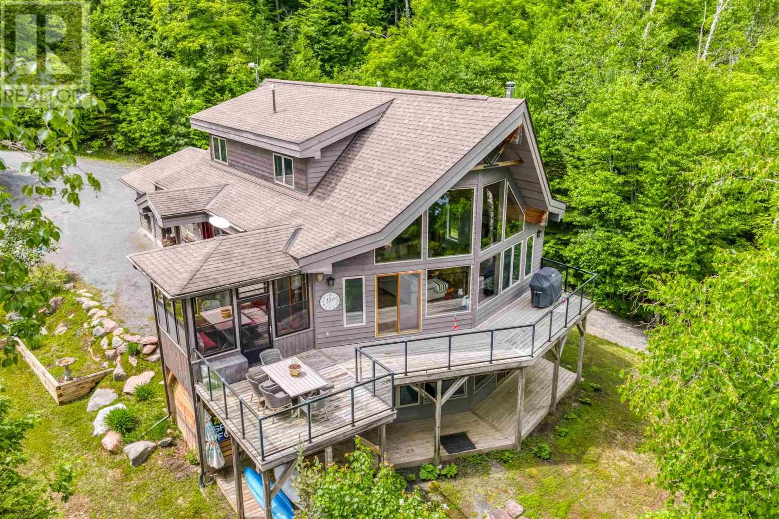 1480 Dunlop Shores RD