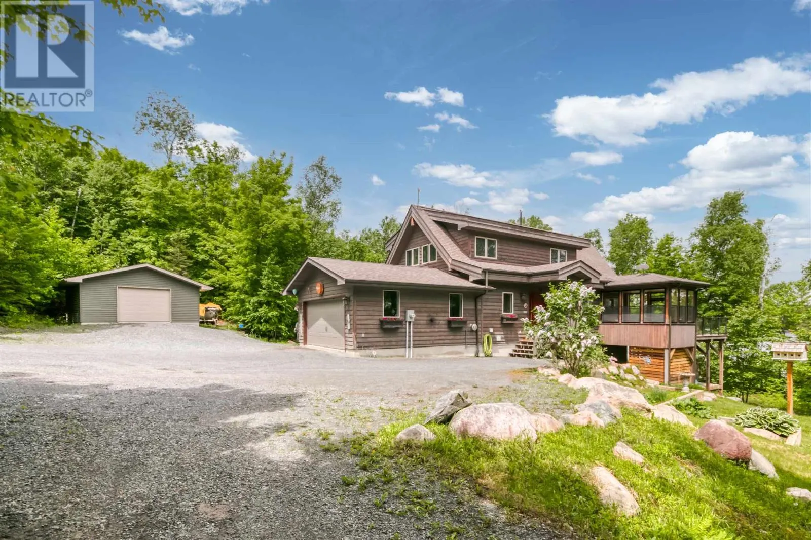 1480 Dunlop Shores RD