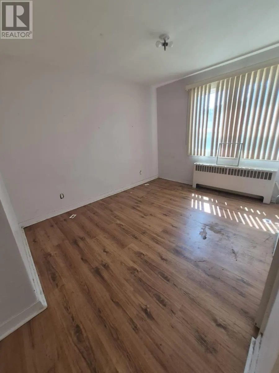 9-102 Hutchison AVE