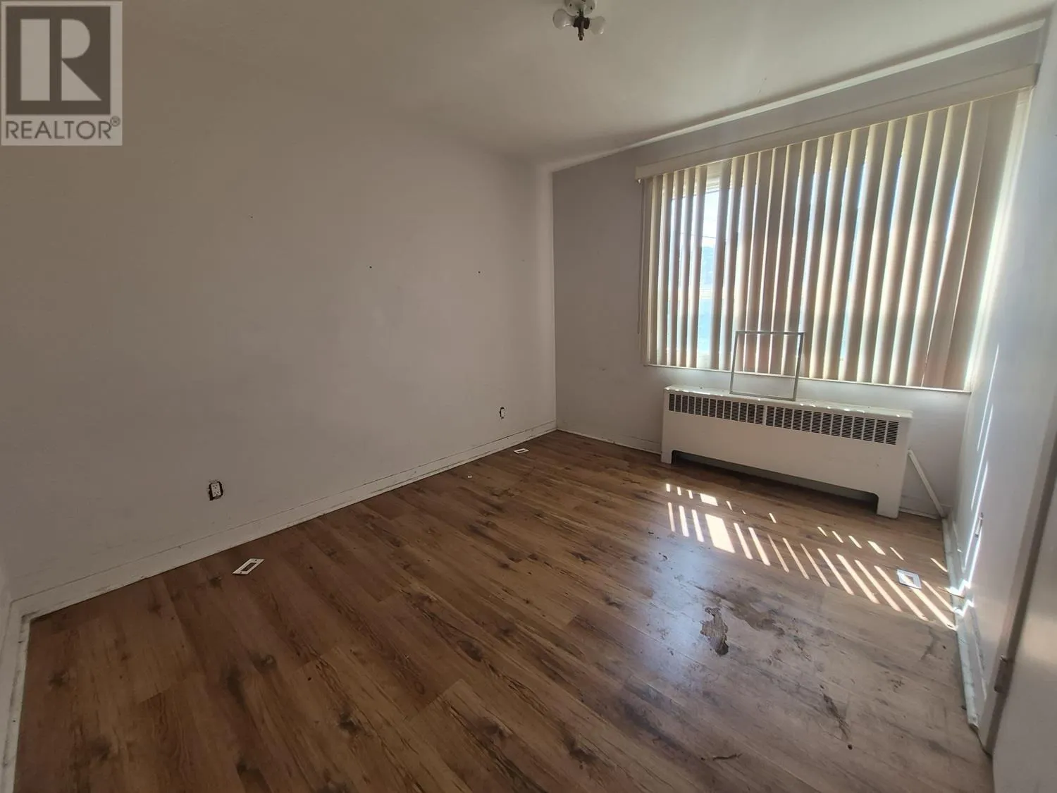 9-102 Hutchison AVE