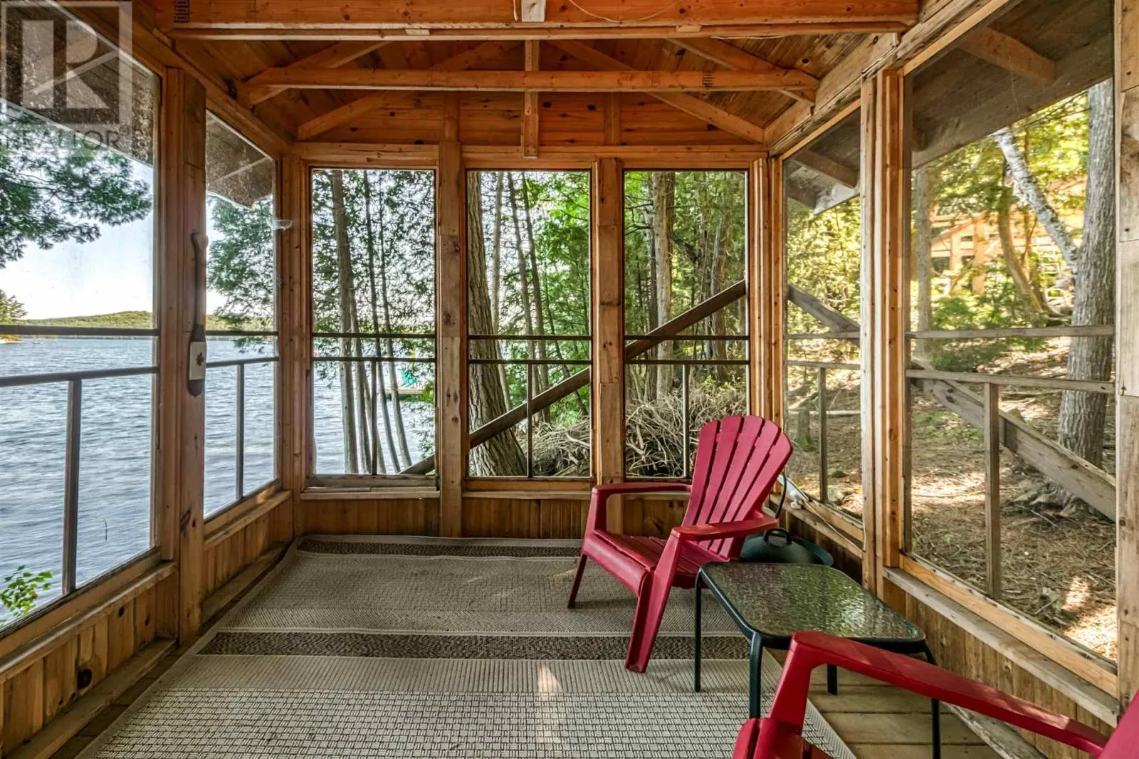 564 Dunlop Shores RD