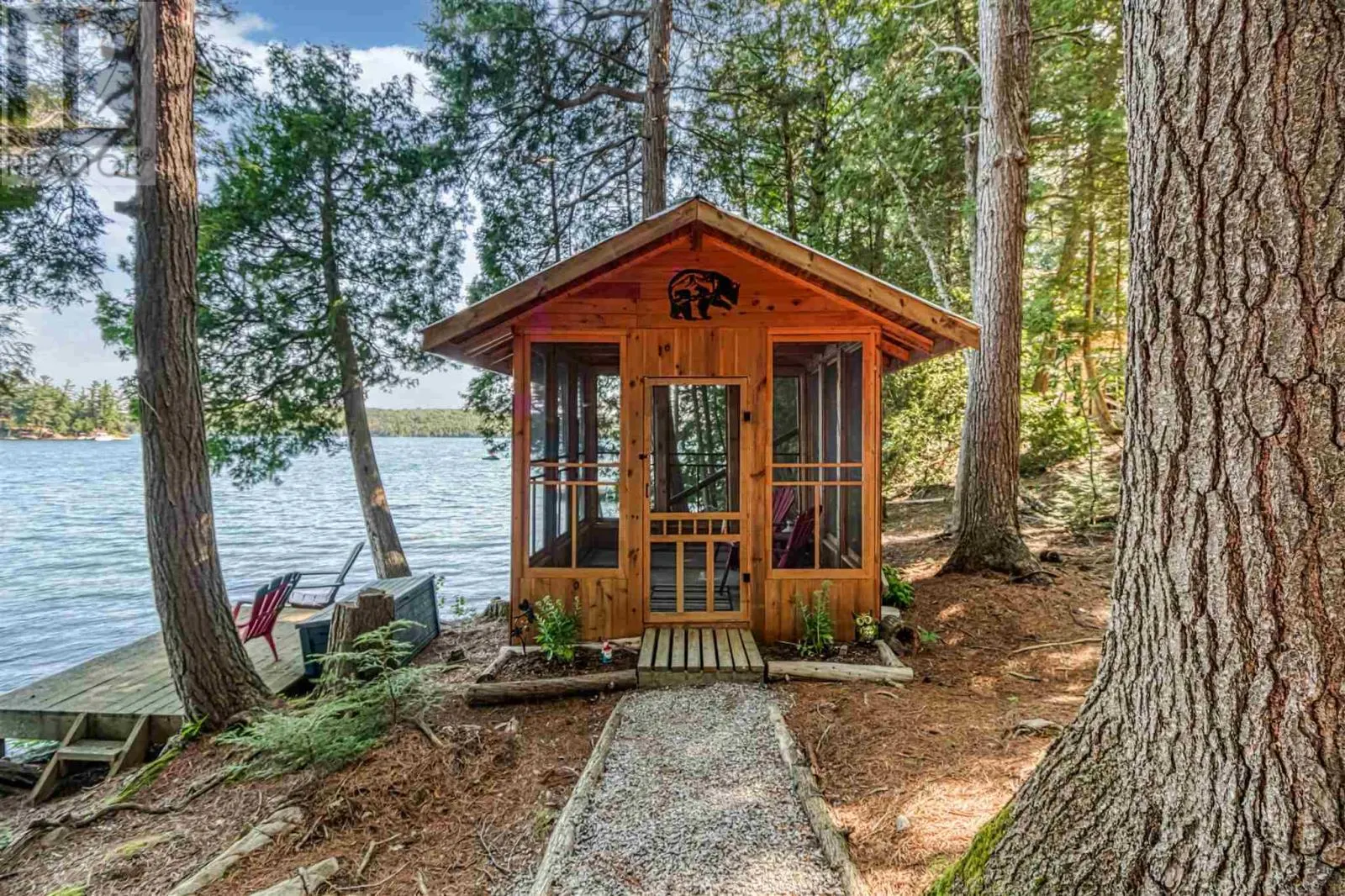 564 Dunlop Shores RD