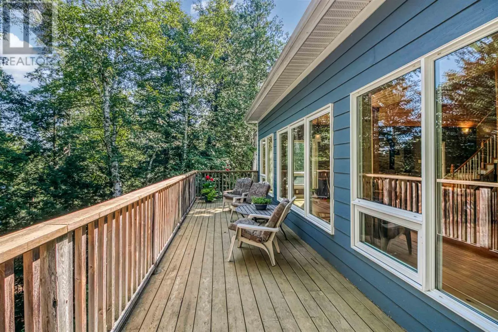 564 Dunlop Shores RD