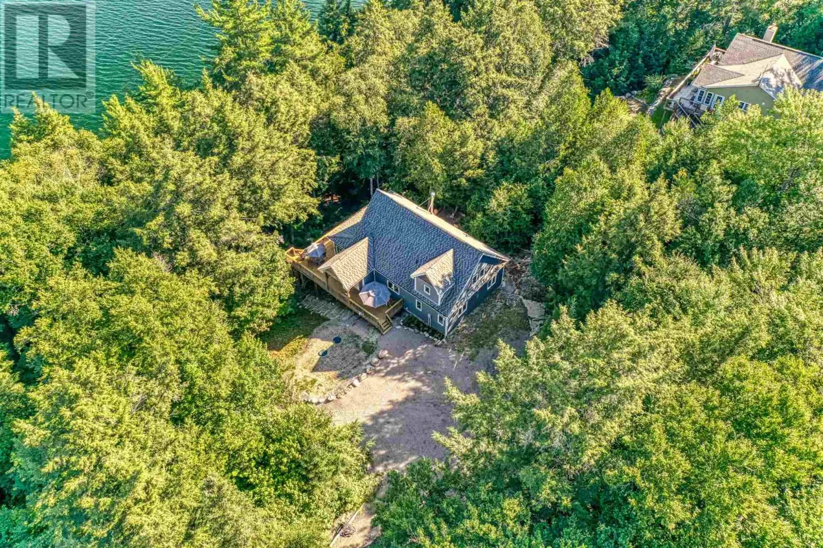 564 Dunlop Shores RD