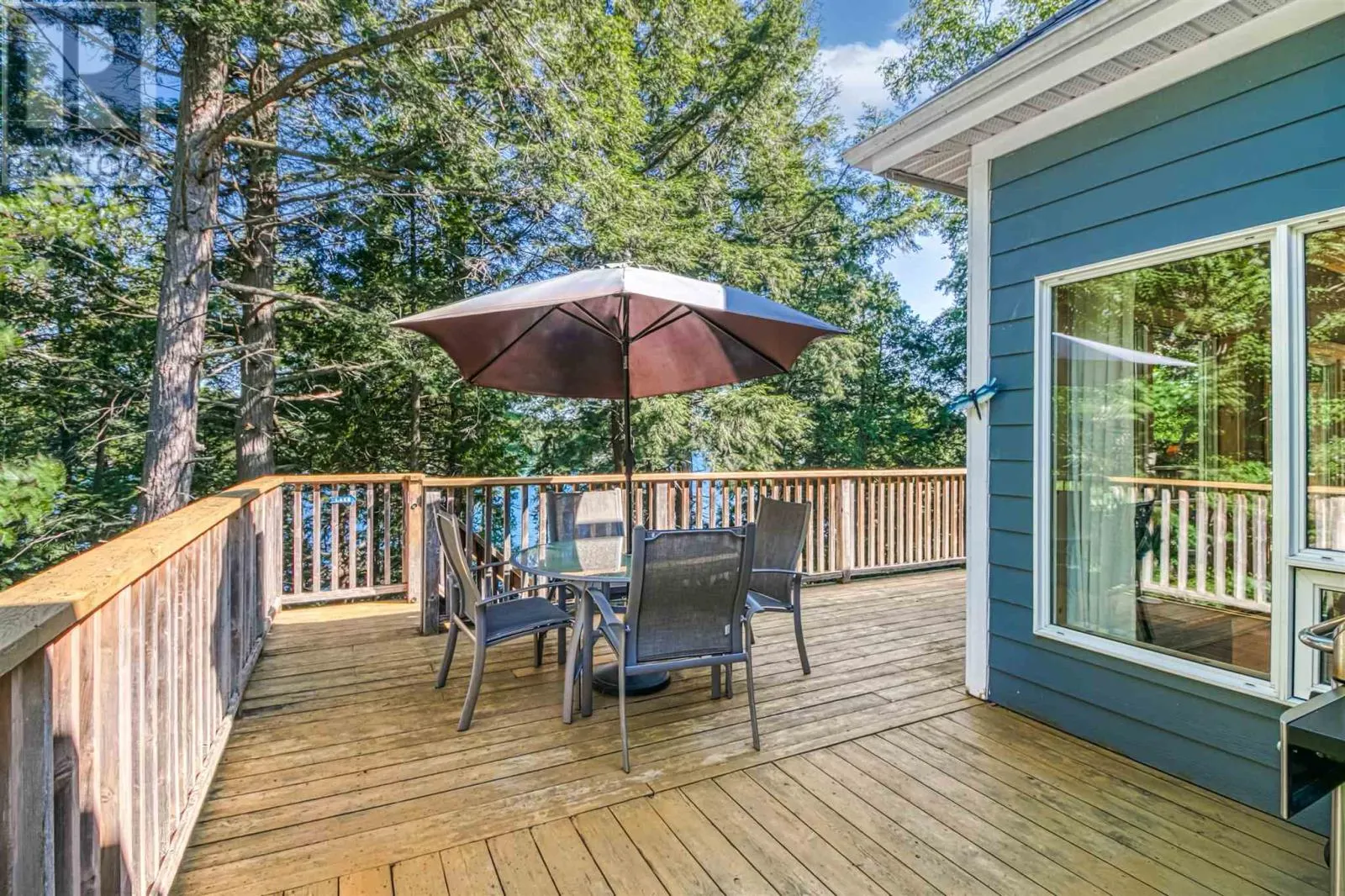 564 Dunlop Shores RD