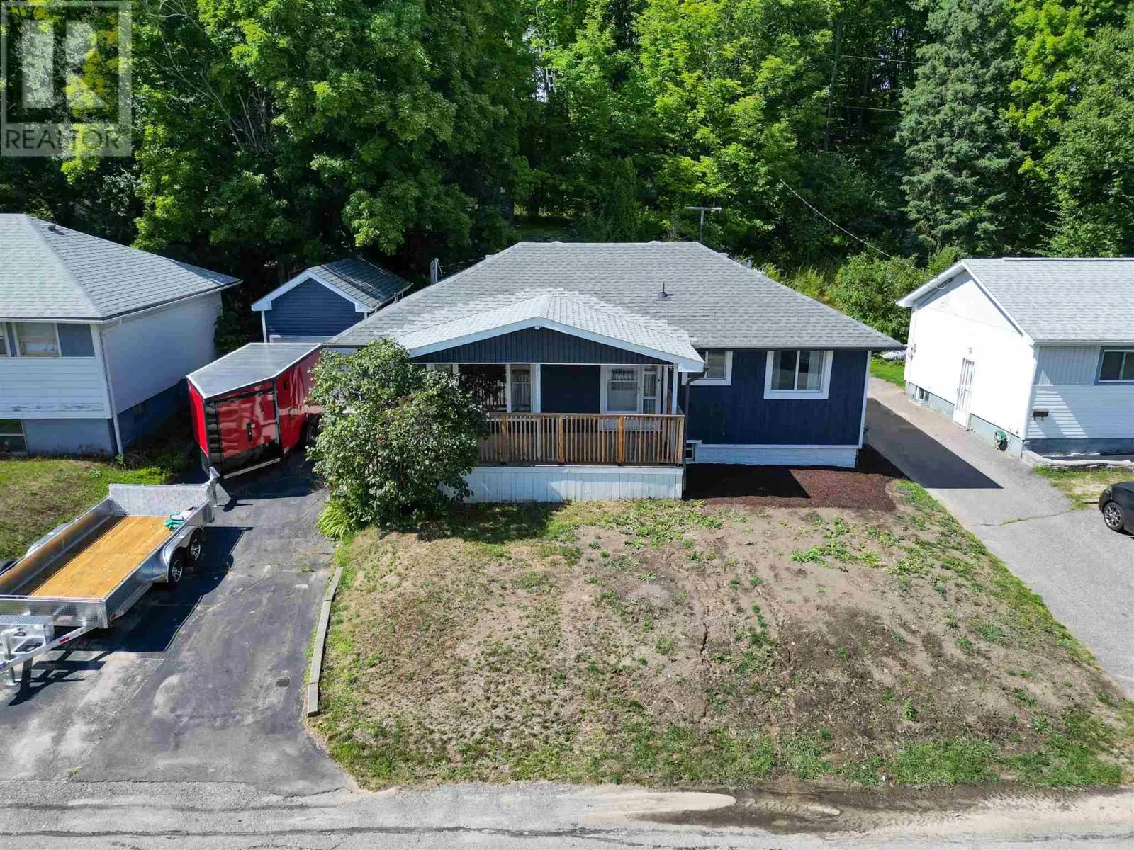 44 Axmith AVE