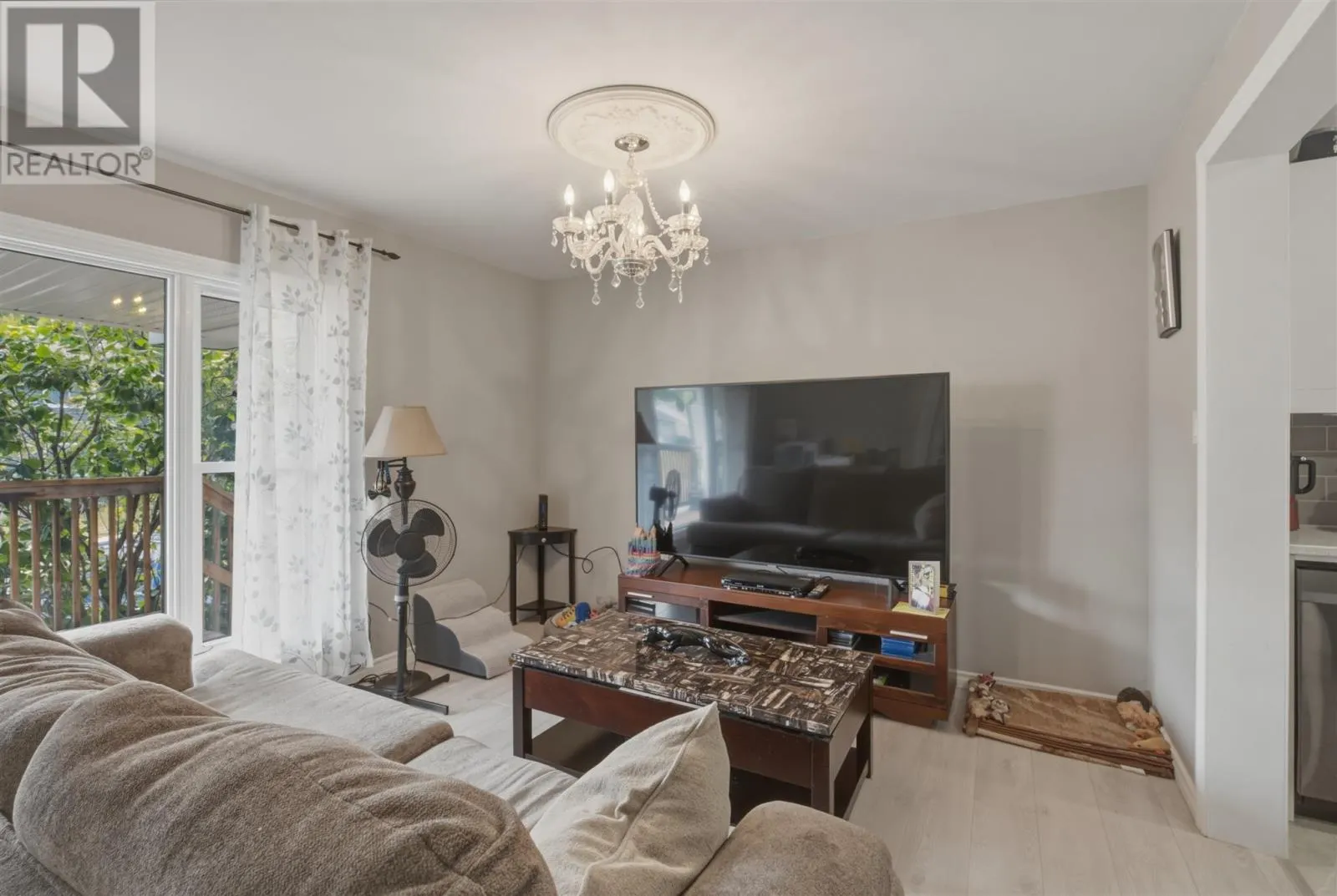 44 Axmith AVE
