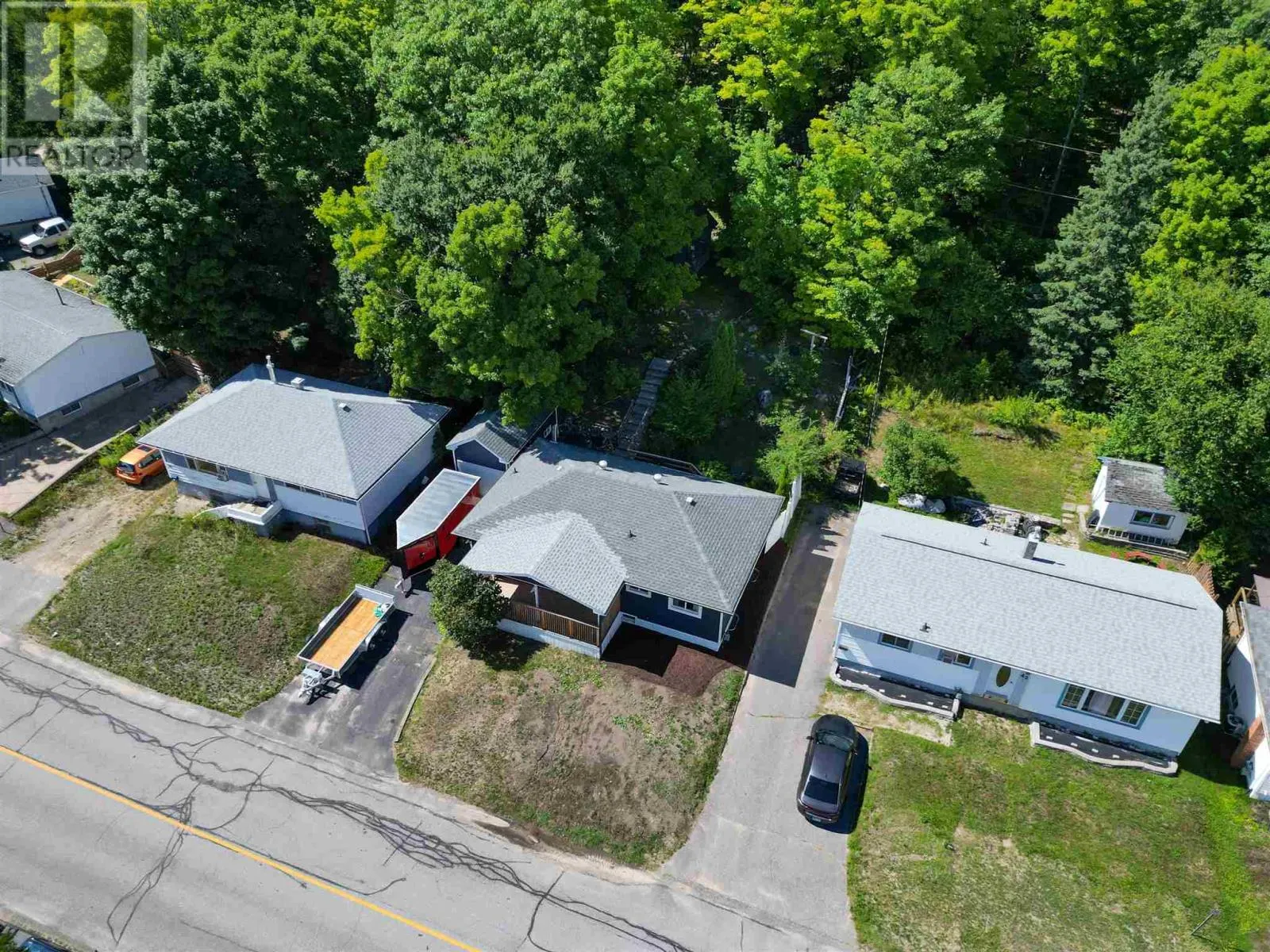 44 Axmith AVE