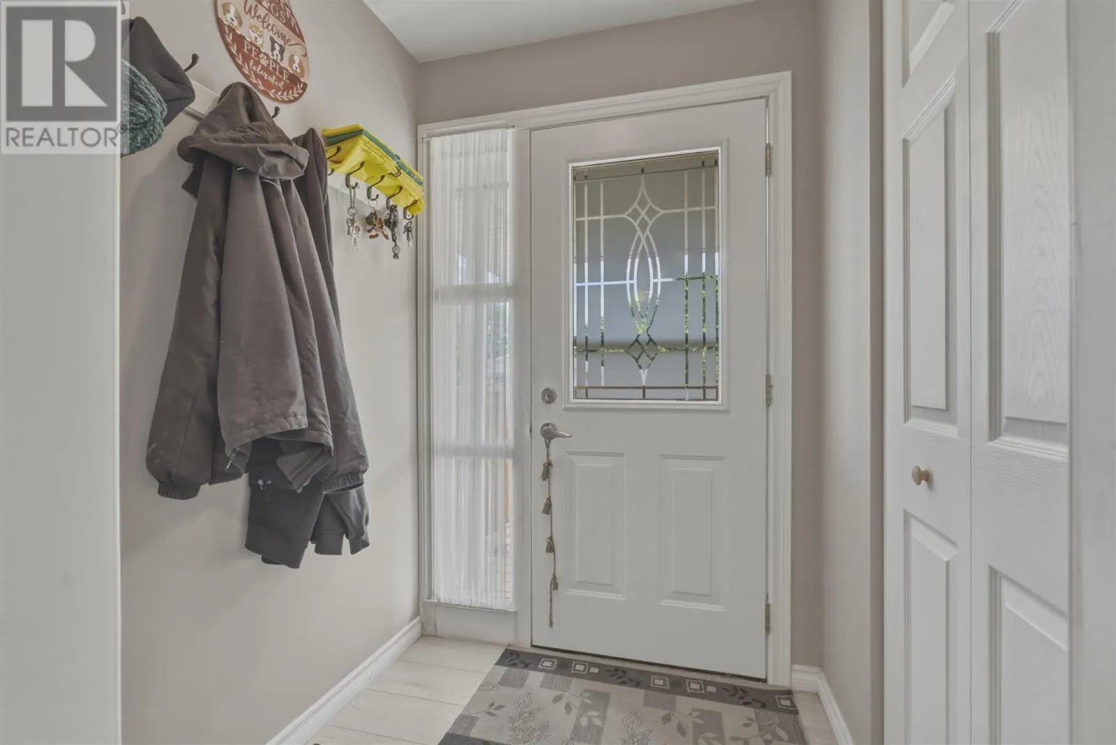 44 Axmith AVE