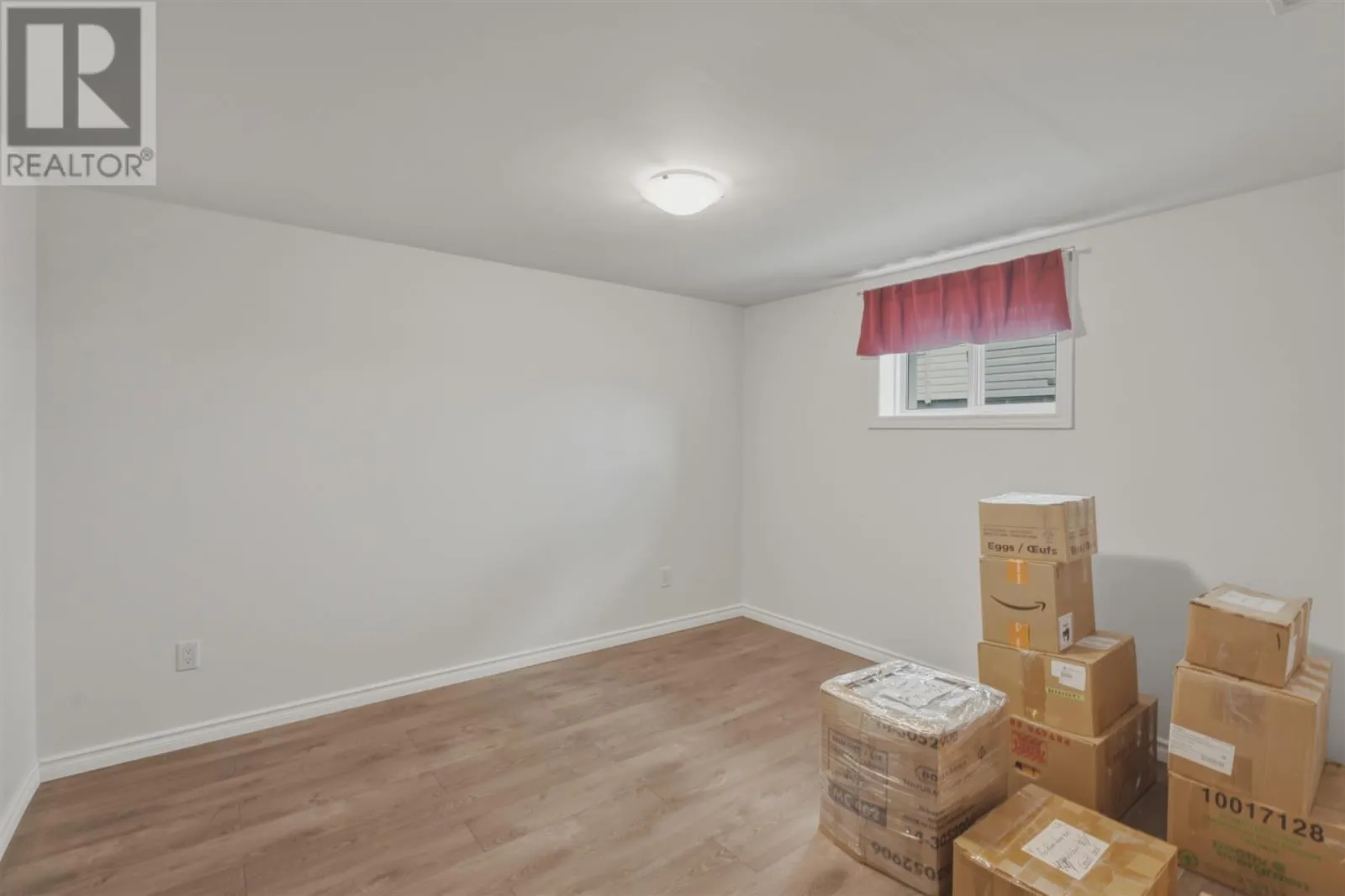 44 Axmith AVE