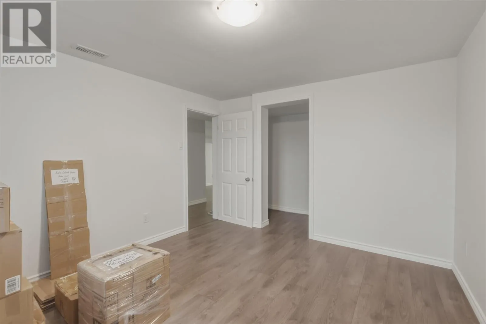 44 Axmith AVE