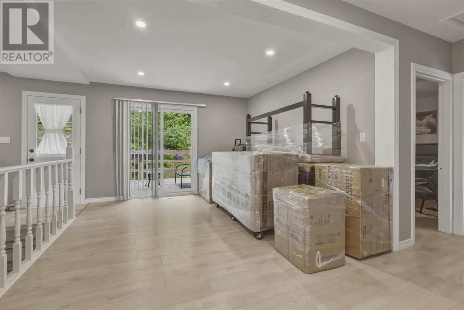 44 Axmith AVE