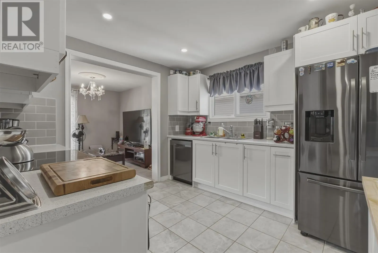 44 Axmith AVE
