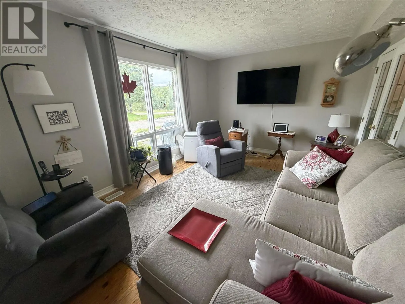 3 Stewart CRES