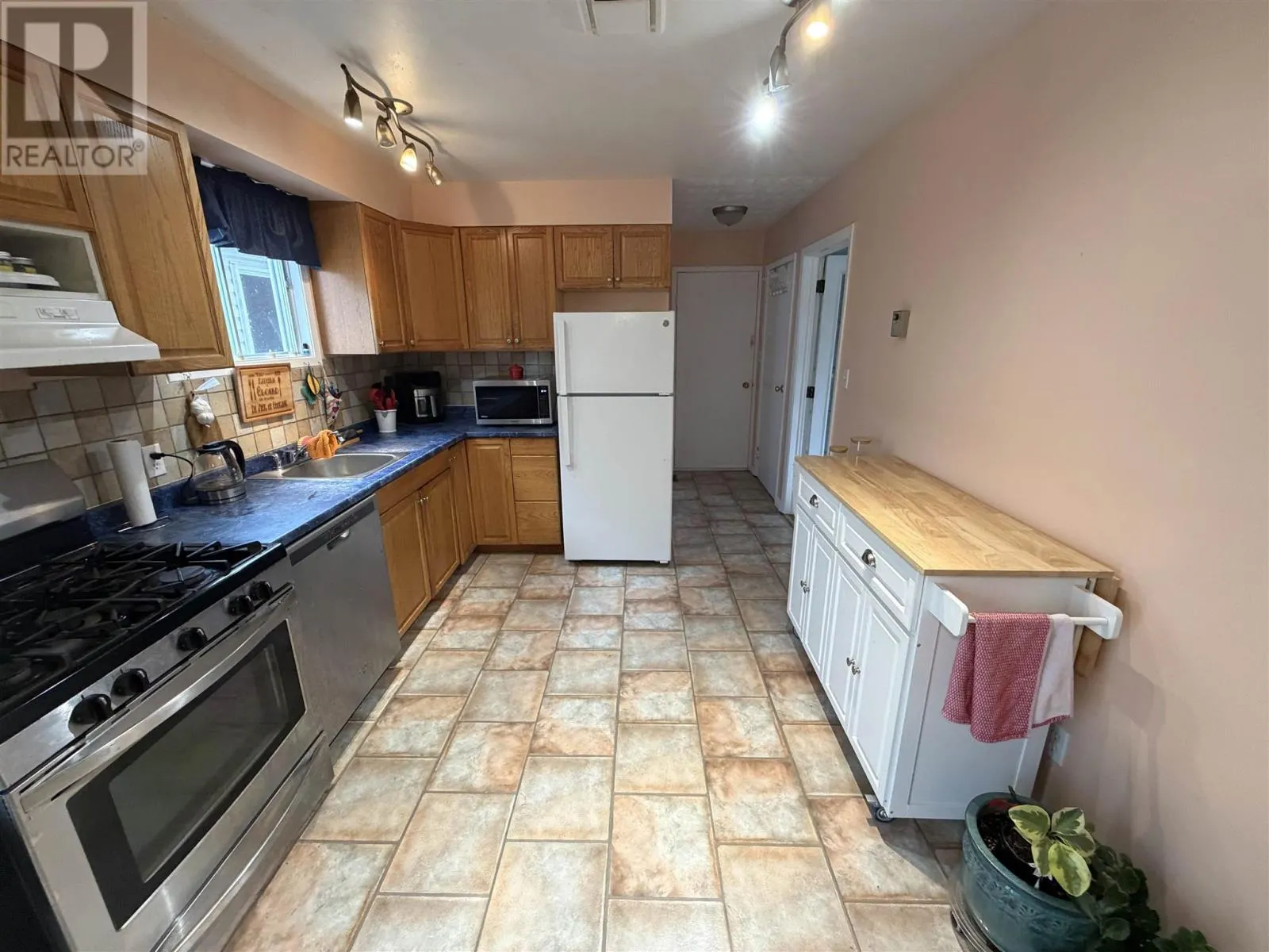 3 Stewart CRES