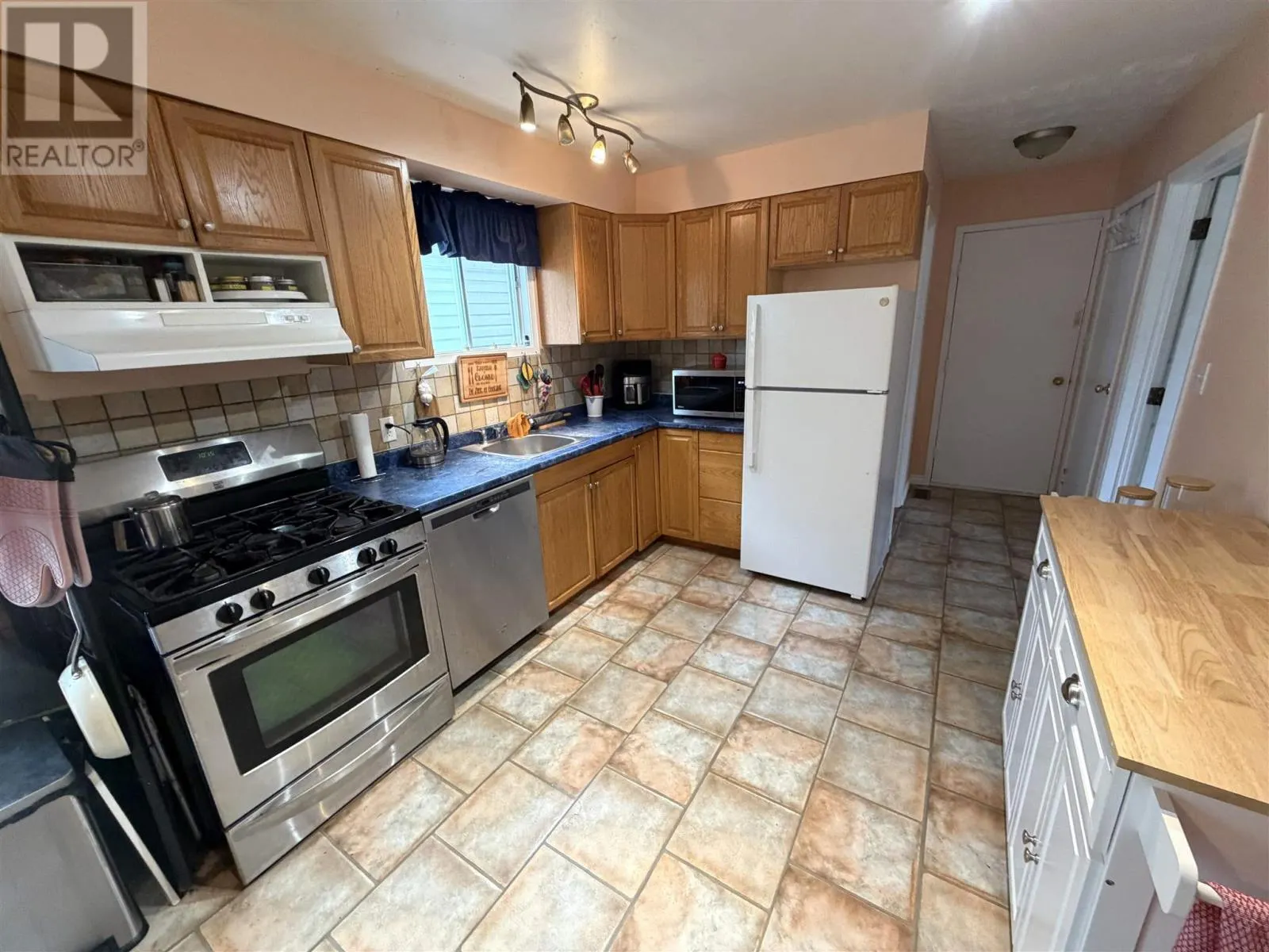 3 Stewart CRES