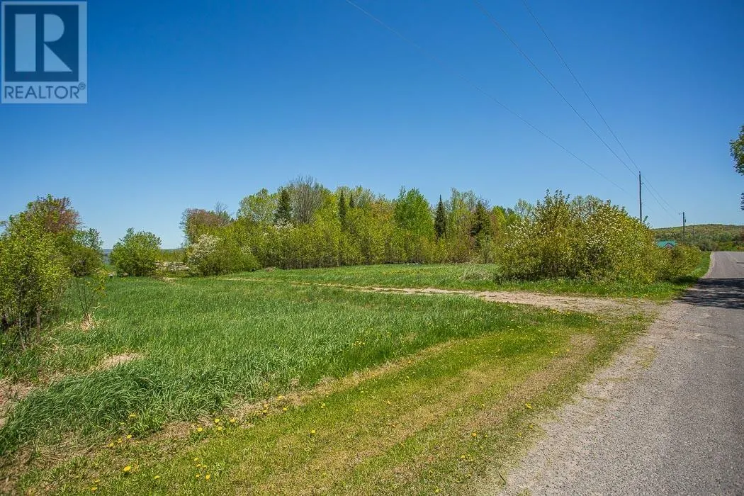 76 Calabogie RD|Laird Township