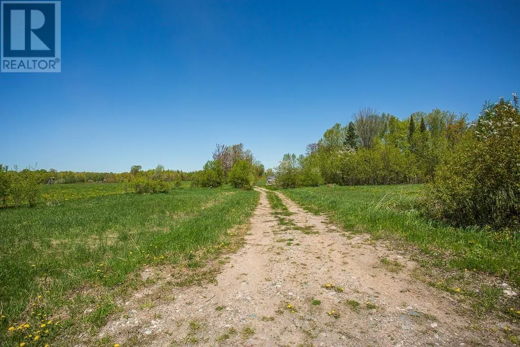 76 Calabogie RD|Laird Township