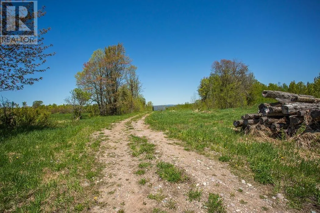 76 Calabogie RD|Laird Township