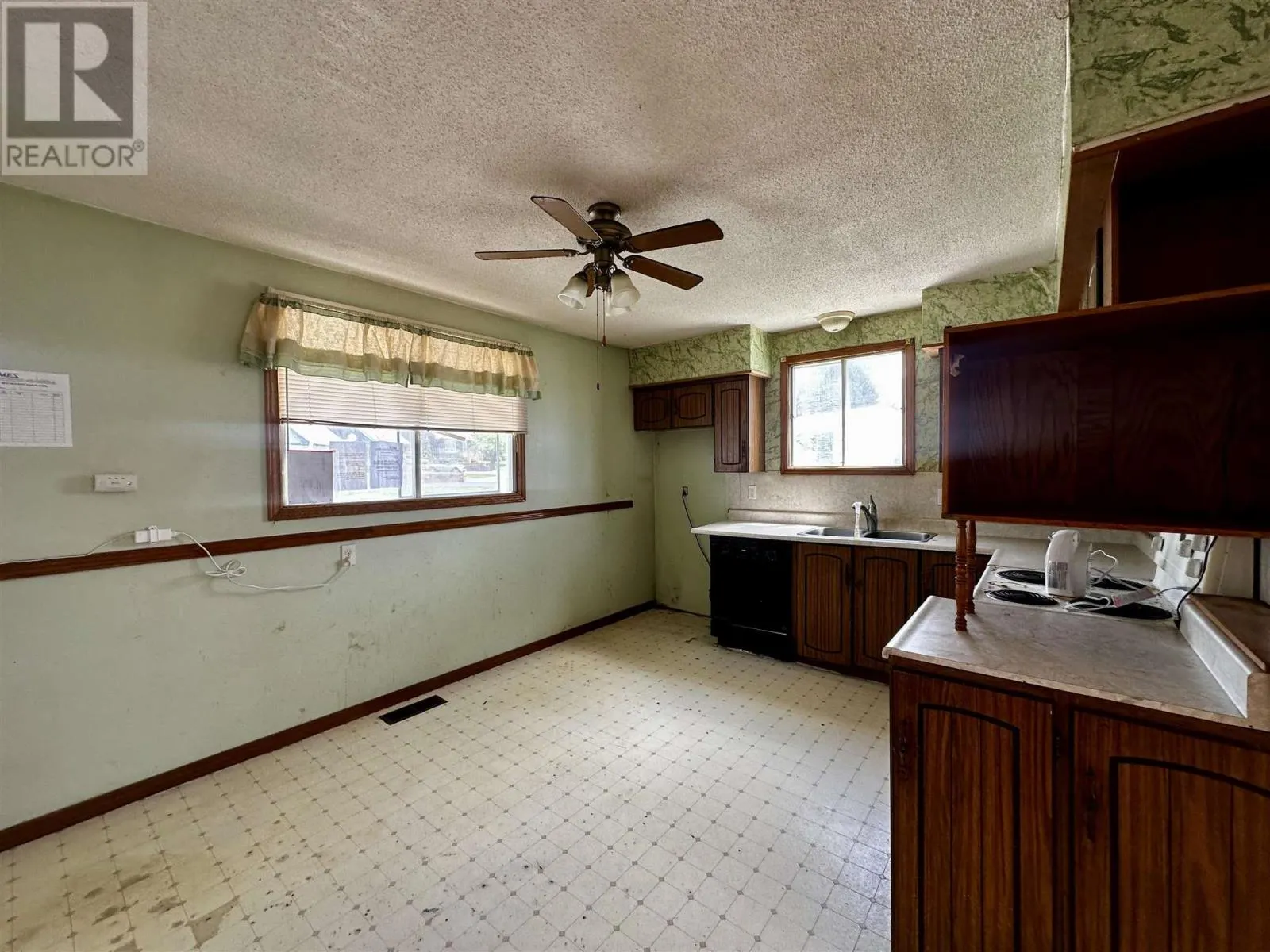 12 LAUZON CRES