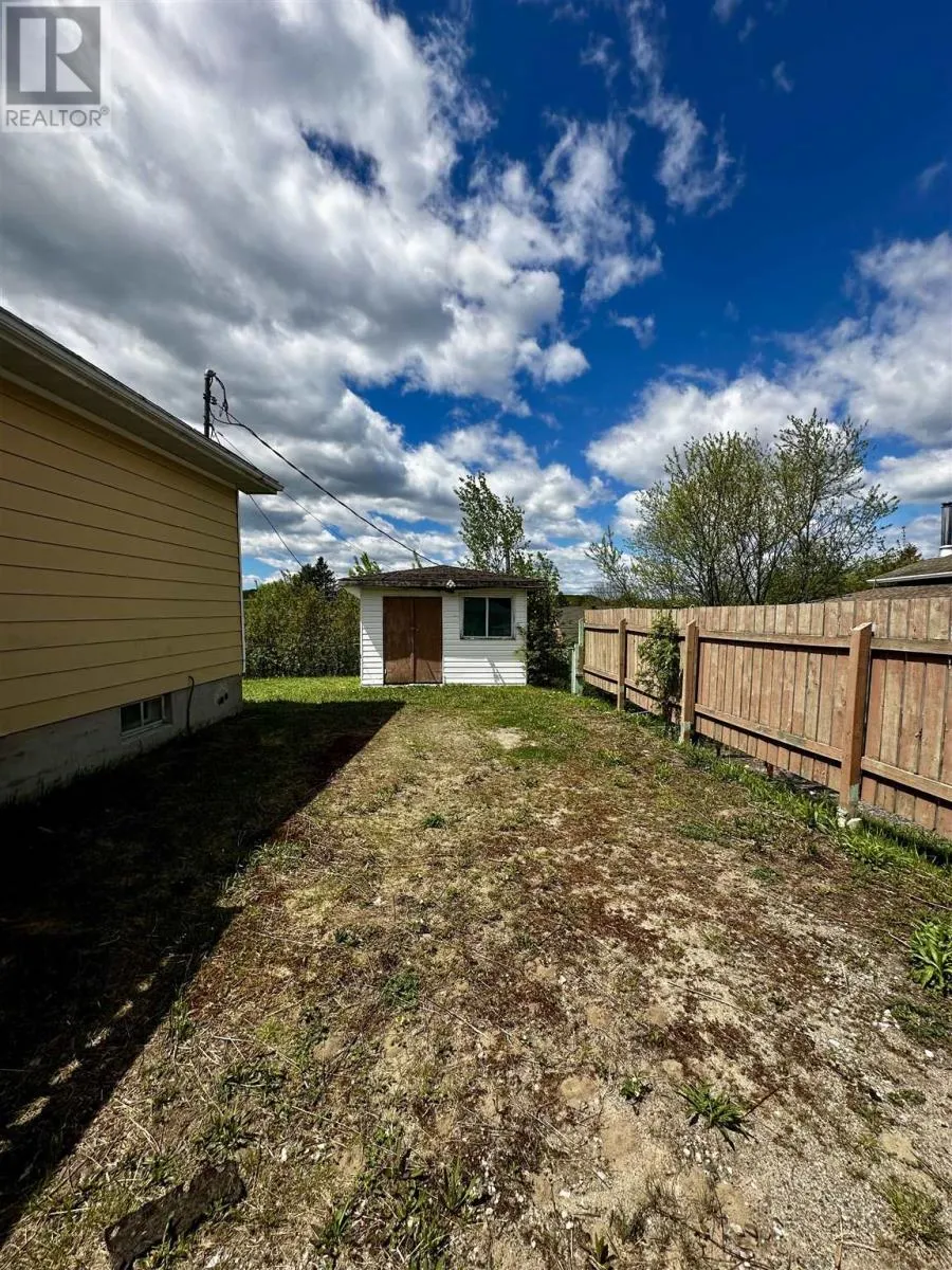 12 LAUZON CRES