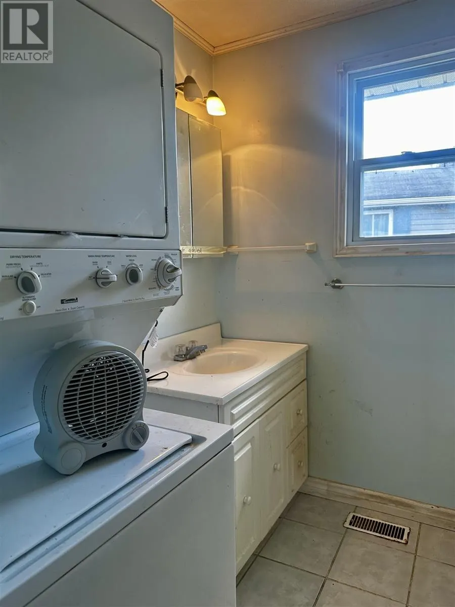 12 LAUZON CRES
