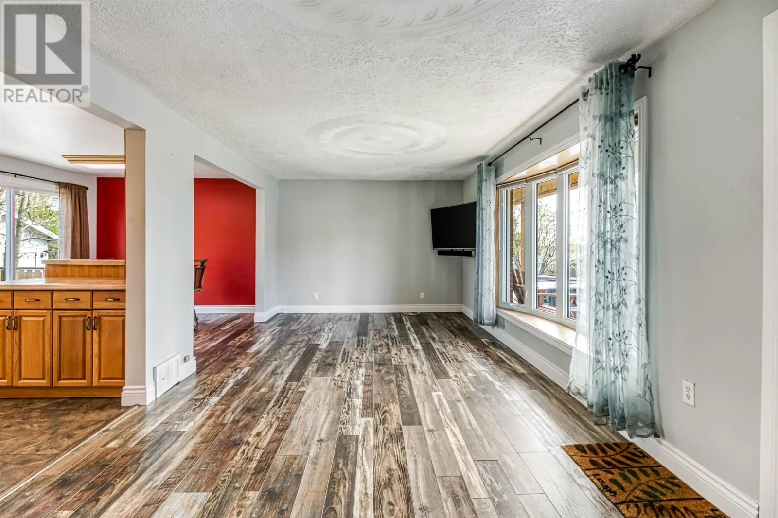 59 Hirshhorn AVE