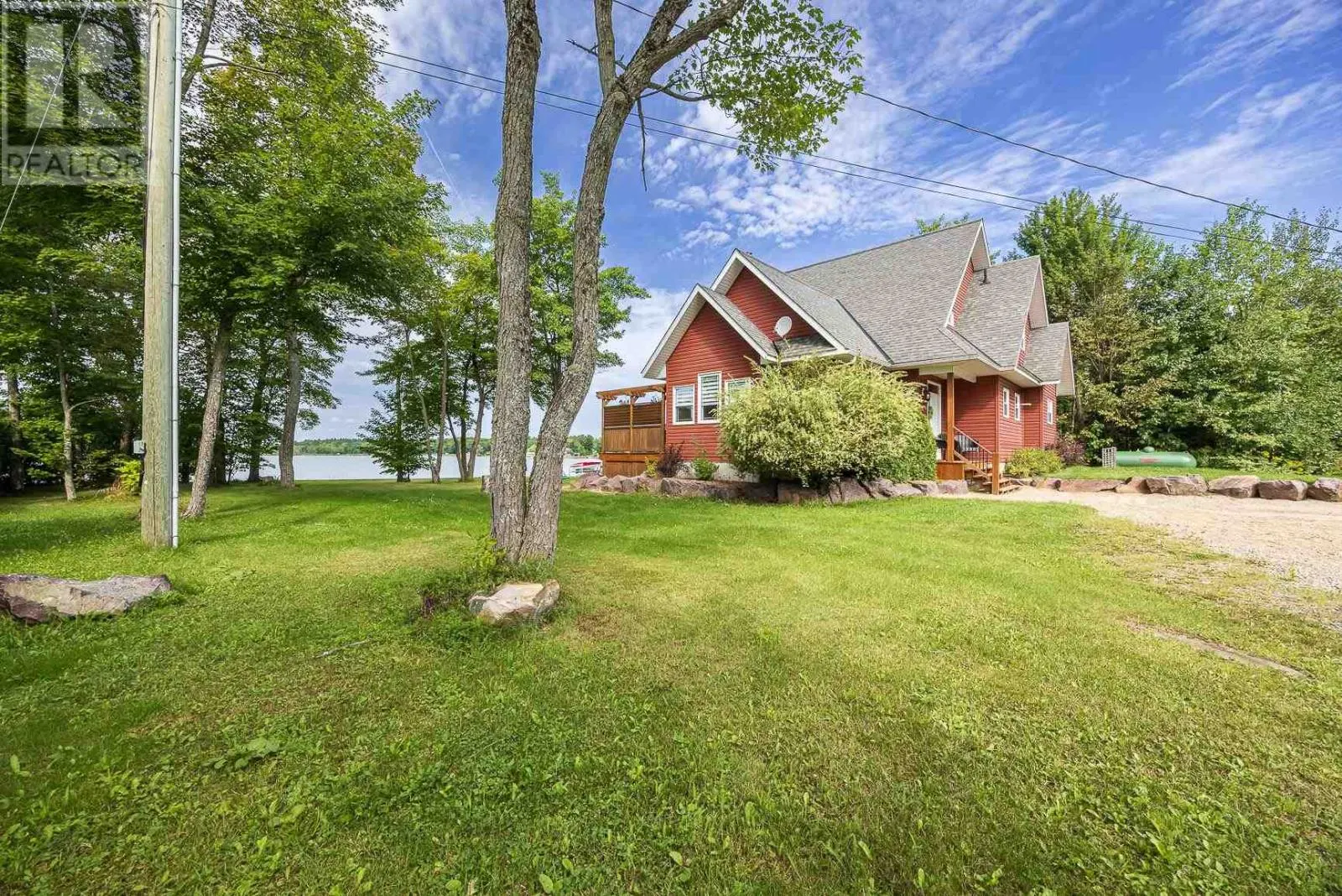 19 Finn's Bay RD S