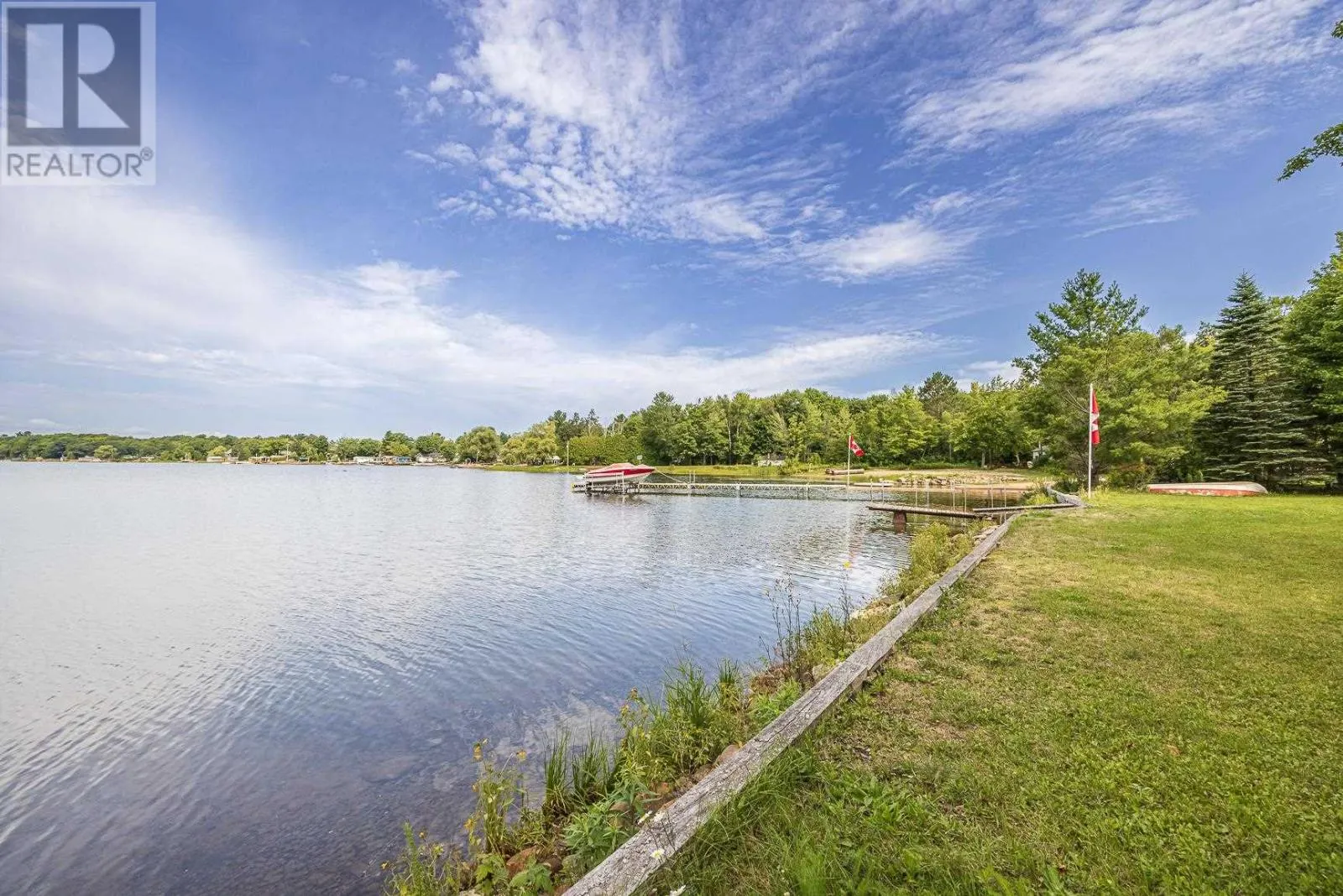 19 Finn's Bay RD S