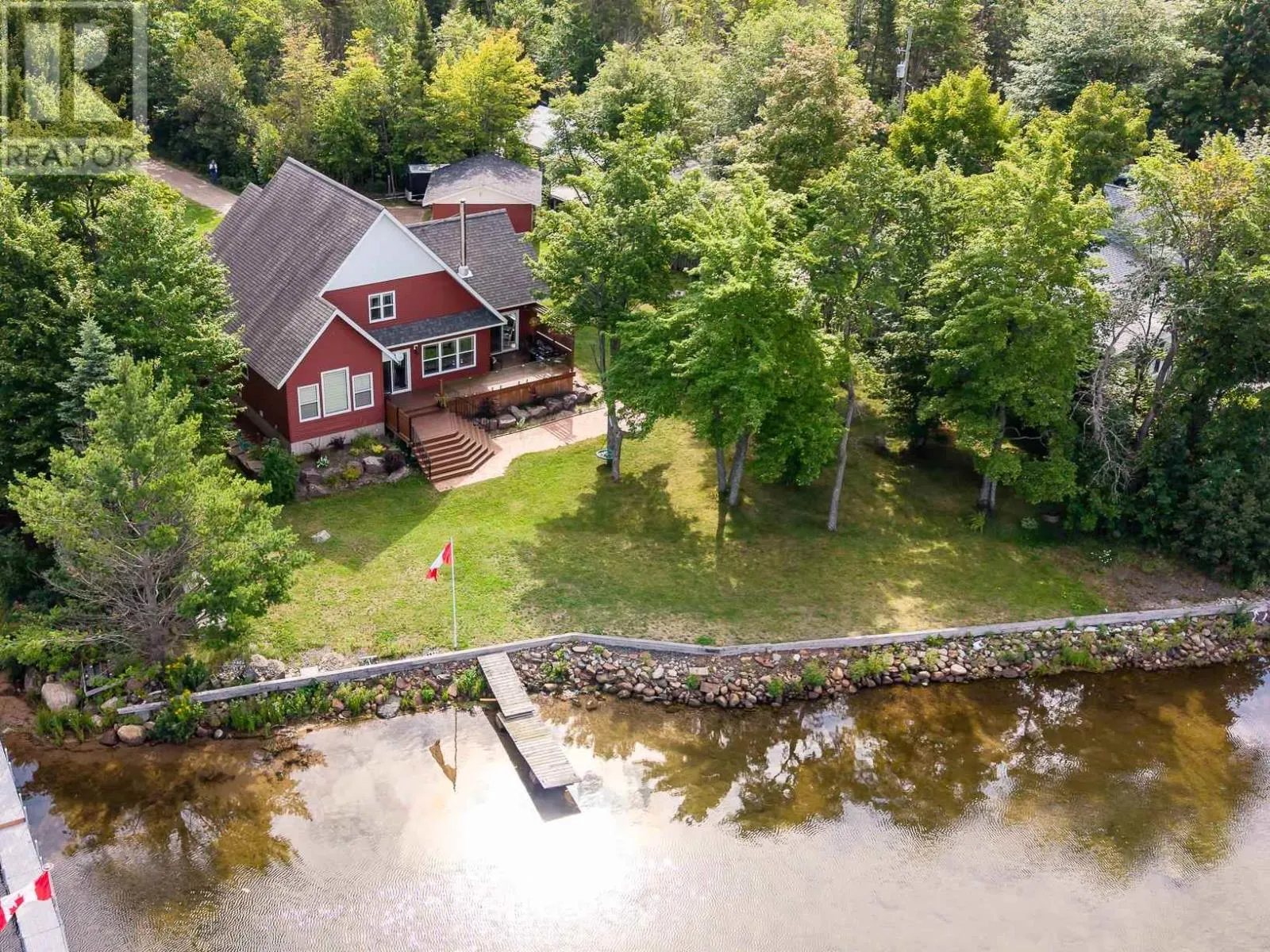 19 Finn's Bay RD S