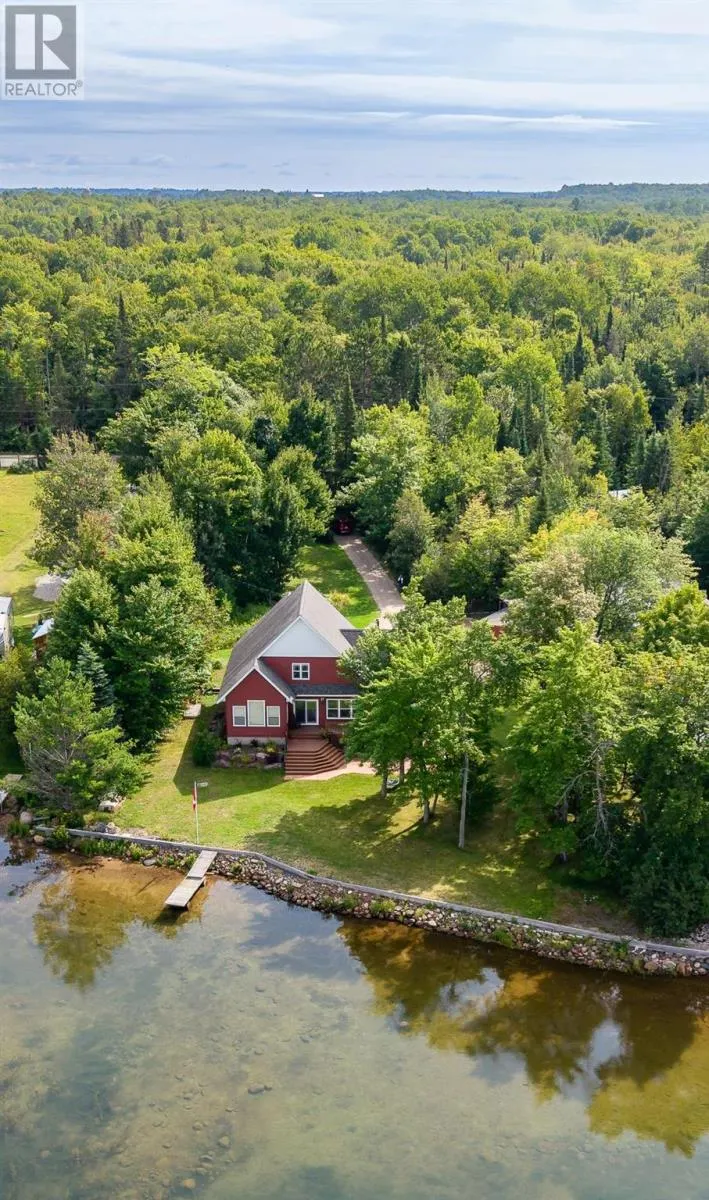 19 Finn's Bay RD S