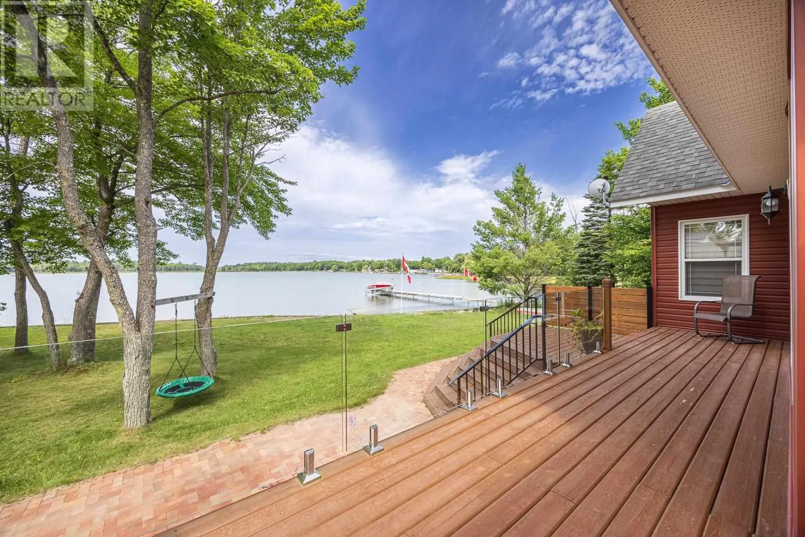 19 Finn's Bay RD S