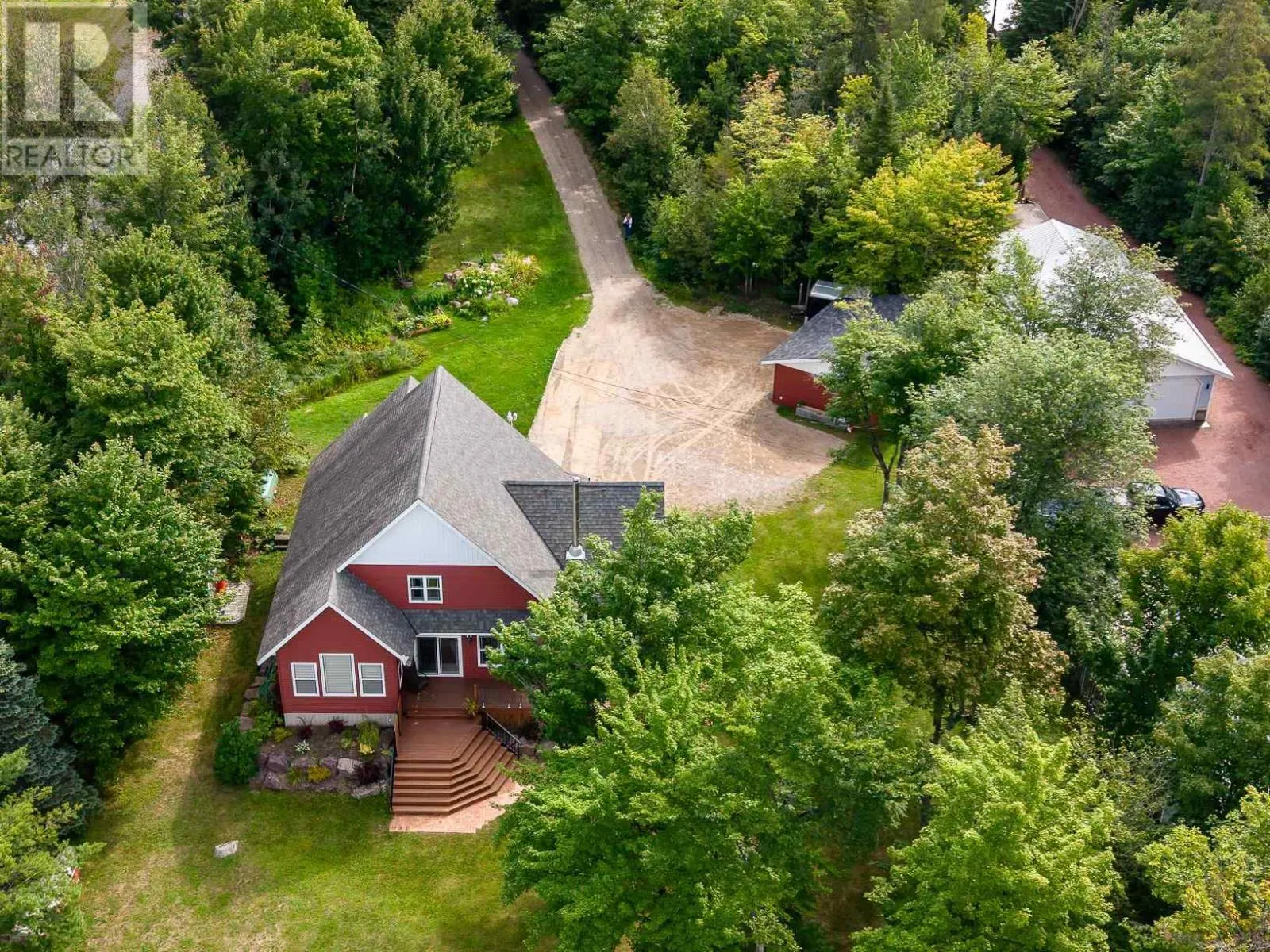 19 Finn's Bay RD S