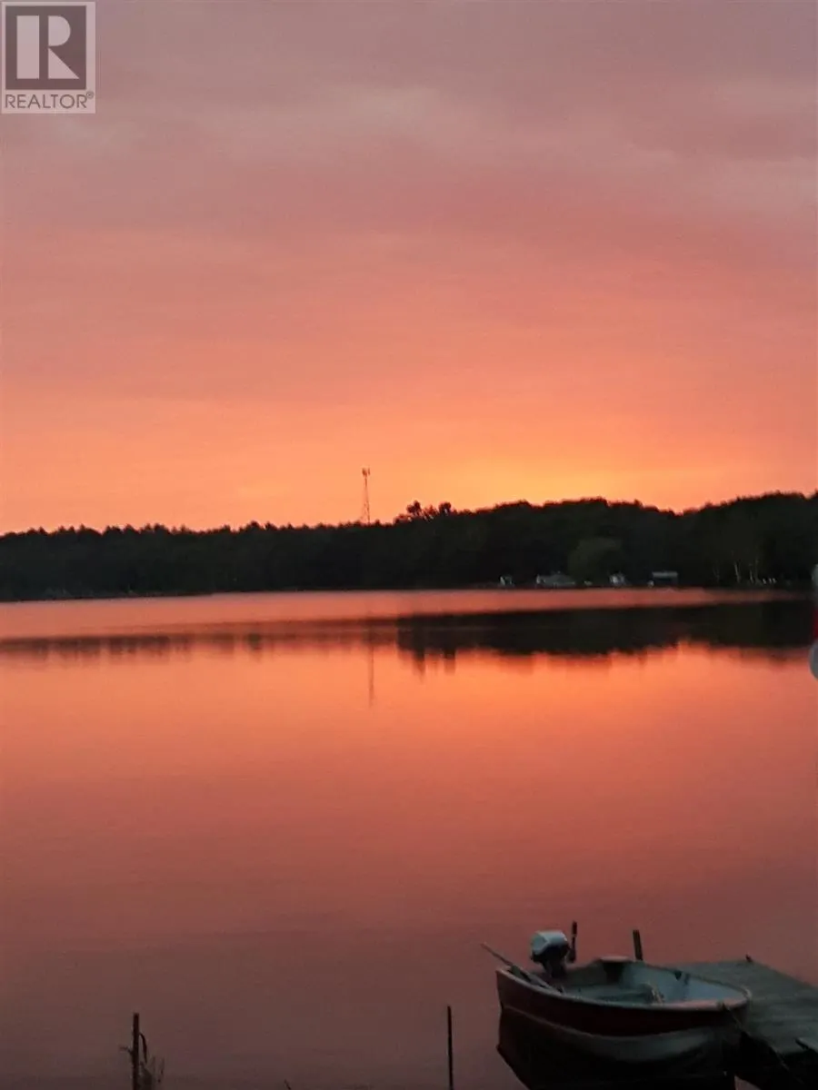 19 Finn's Bay RD S