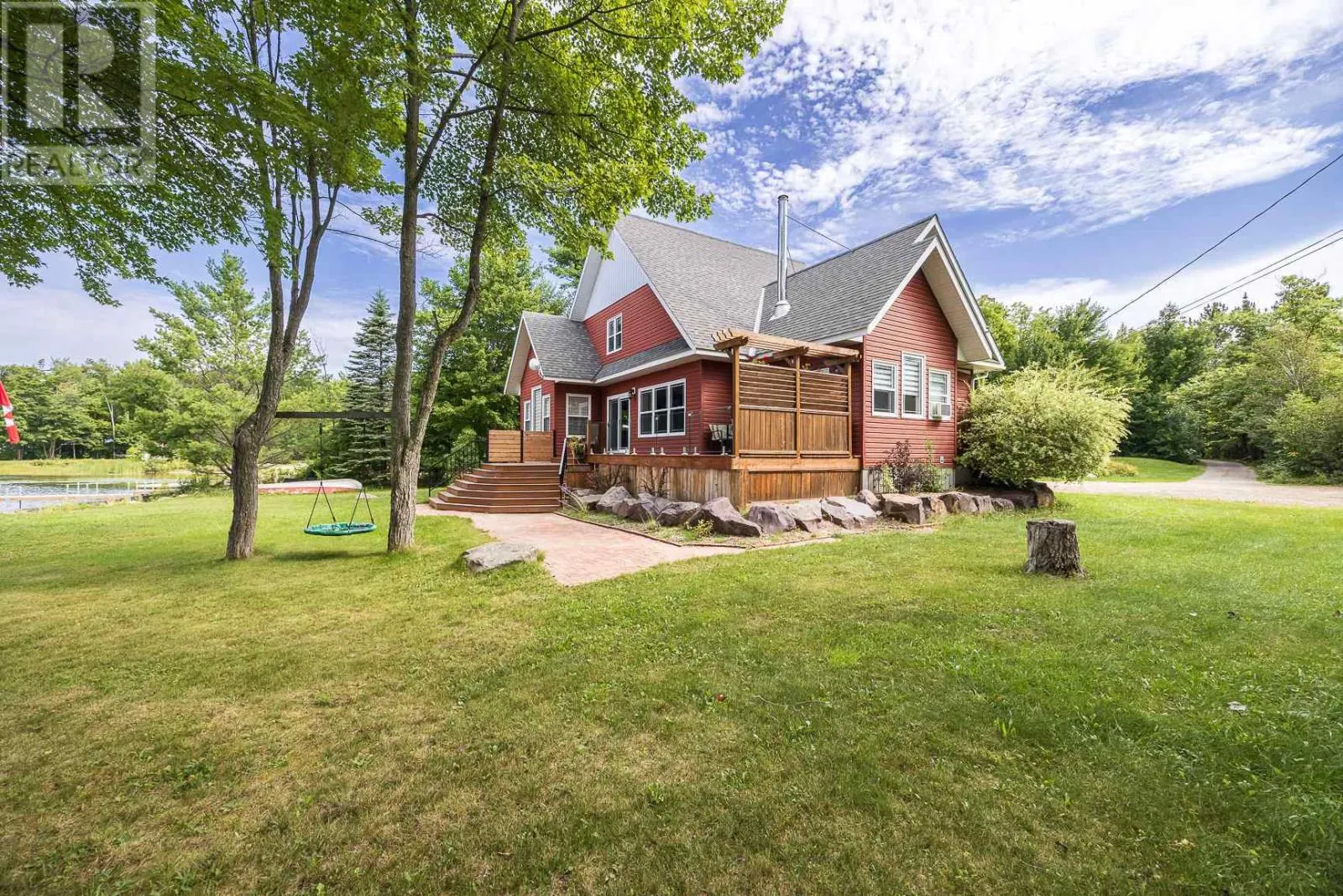 19 Finn's Bay RD S
