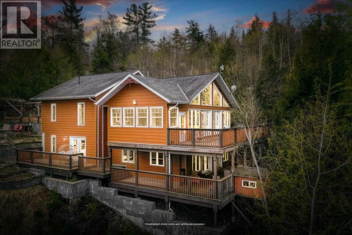 14 EVERGREEN LN